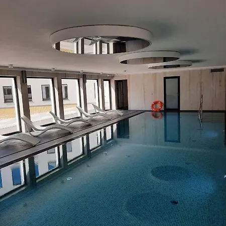 מלון דירות Royal Solny Z Aneksem, Klimatyzacja I Konsola Ps4 W Z Krytym Basenem, Sauna I קולובז'ג