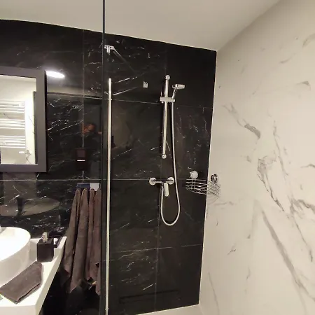 Royal Solny Z Aneksem, Klimatyzacja I Konsola Ps4 W Z Krytym Basenem, Sauna I 아파트호텔 3*