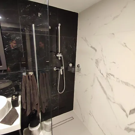 Royal Solny Z Aneksem, Klimatyzacja I Konsola Ps4 W Z Krytym Basenem, Sauna I 아파트호텔 코워브제크