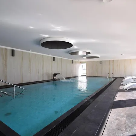 Royal Solny Z Aneksem, Klimatyzacja I Konsola Ps4 W Z Krytym Basenem, Sauna I 아파트호텔 3*