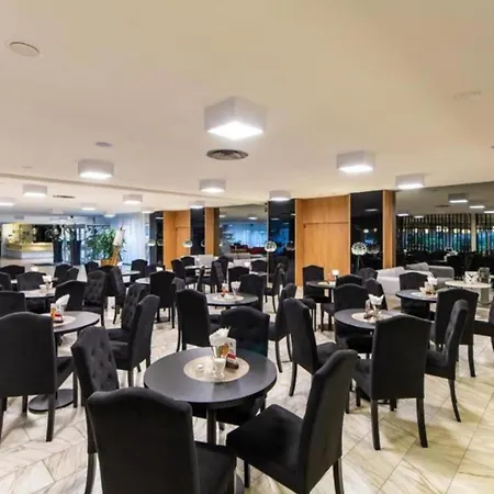 Royal Solny Z Aneksem, Klimatyzacja I Konsola Ps4 W Z Krytym Basenem, Sauna I 코워브제크