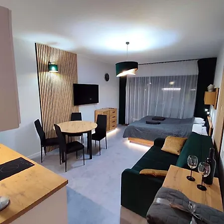 Royal Solny Z Aneksem, Klimatyzacja I Konsola Ps4 W Z Krytym Basenem, Sauna I 아파트호텔 코워브제크